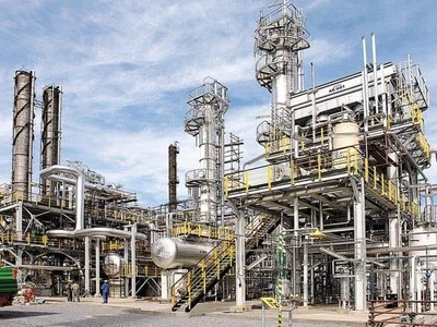 Instalaţii tehnologice din cadrul rafinăriei OMV Petrobrazi, oprite forţat în urma unei căderi de tensiune / La repornire, pulberi de catalizator au ajuns în aer