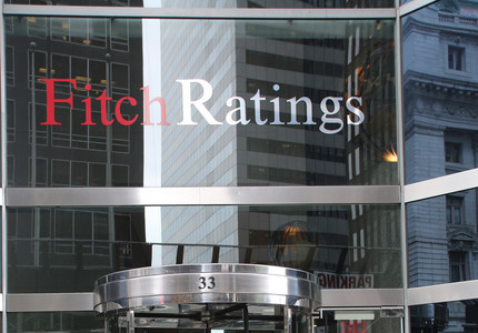 Fitch a menţinut ratingul României, dar vede multe pericole în perioada următoare