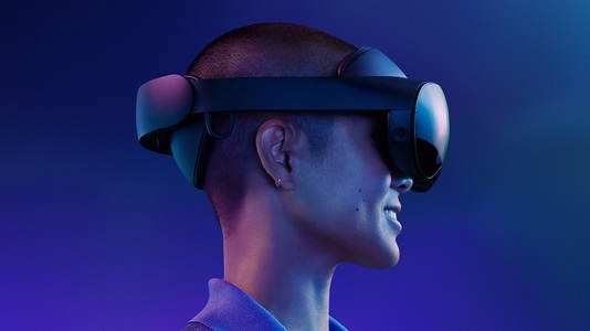 Meta Platforms a prezentat marţi dispozitivul său de realitate virtuală şi mixtă Quest Pro