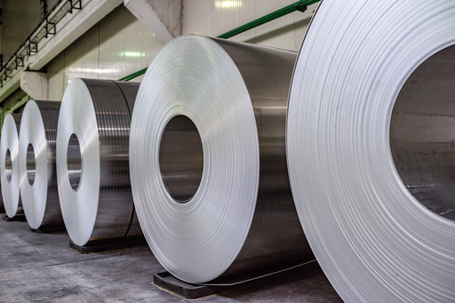 Preţul aluminiului a crescut miercuri cu până la 7% în urma informaţiei că SUA ar putea interzice aluminiul rusesc