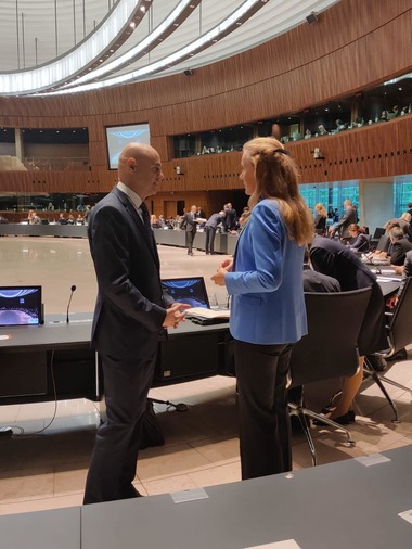 Discuţii despre măsurile din noul pachet propus de Comisia Europeană privind preţurile la gaze naturale la reuniunea Consiliului Energiei de la Luxemburg / Statele membre au ajuns la acord politic asupra revizuirii directivei UE privind performanţa energetică a clădirilor