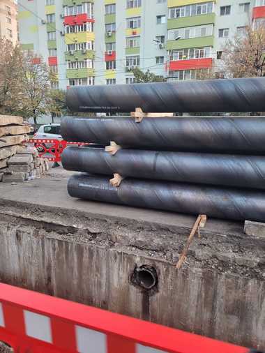 Termoenergetica anunţă lucrări de reîntregire a reţelei primare şi remediere avarii, în zone din sectoarele 4, 5 şi 6 /  Furnizarea apei calde şi căldurii, afectată în peste 180 de blocuri 