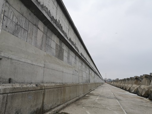 Au fost finalizate lucrările de modernizare şi de consolidare a digului de larg al Portului Constanţa / Valoarea investiţiei a depăşit trei milioane de lei 
