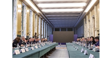 UPDATE - Premierul Ciucă şi reprezentanţii patronatelor şi sindicatelor au ajuns la un acord - Salariului minim brut garantat în plată să fie la 3.000 de lei, din care 200 lei scutiţi de impozit şi contribuţii de asigurări