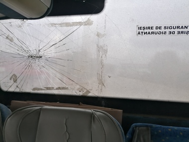 Giurgiu: Firme de transport persoane, sancţionate de comisarii ANPC / Au găsit mijloace de transport cu reparaţii improvizate, murdare şi cu scaune aşezate pe lemne - FOTO