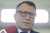 Paul Stănescu, la inaugurarea unei săli de sport la Piteşti: Dacă aveţi proiecte serioase, bani la Guvern sunt şi aveţi tot sprijinul. Dacă vă spune cineva că nu sunt bani, să nu credeţi lucrul ăsta