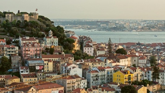 Investiţiile din Portugalia prin intermediul ”vizei de aur”, care oferă străinilor bogaţi drept de şedere, au crescut în noiembrie cu aproape 50%