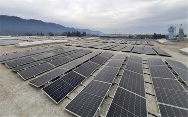 E.ON Energie România şi fabrica de scaune Plimob, din Sighetu Marmaţiei finalizează construirea unei centrale fotovoltaice de 1 MW, investiţie de aproape 775.000 de euro