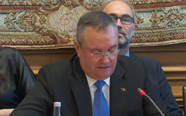 Premierul Nicolae Ciucă, întrebat dacă-şi va închide contul pe care îl are la o bancă austriacă: Trebuie să am timp să ajung la bancă. Până acum n-am avut timp nici să ajung acasă 
