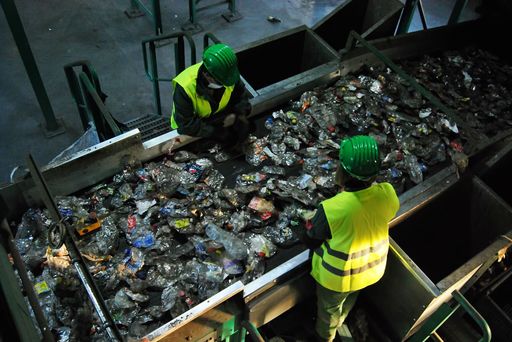 GreenTech, cel mai mare reciclator de deşeuri PET din Europa, fuzionează cu GreenFiber International, producător european de fibre sintetice din PET reciclat