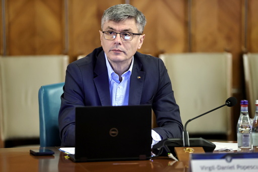 Virgil Popescu anunţă eliminarea declaraţiei pe proprie răspundere pentru cei care au mai multe locuri de consum: O ordonanţă va fi aprobată săptămâna viitoare de Guvern. Încă de la sfârşitul săptămânii trecute, premierul a solicitat un astfel de proiect