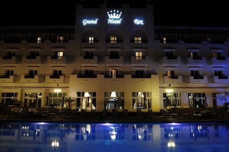 Un celebru brand hotelier dispare de pe piaţă. Hagag transformă Rex-ul din Mamaia, lansat în 1936 de regele Carol al II-lea, în apartamente. Oferta grupului israelian, mai mare decât cea a lui Becali