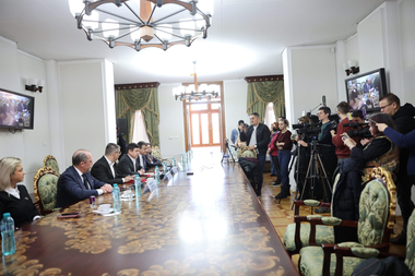 A fost semnat contractul privind realizarea studiului de fezabilitate pentru aeroportul internaţional Galaţi-Brăila - FOTO