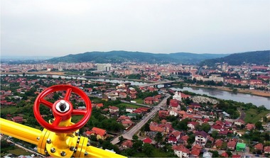 Râmnicu Vâlcea: Peste 1100 de gospodării de pe 60 de străzi vor fi racordate la reţeaua de gaze. Primăria a semnat contractul finanţat prin Programul Naţional de Investiţii „Anghel Saligny”
