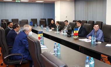 Transelectrica – Întâlnire bilaterală cu oficialii Guvernului de la Chişinău pentru proiectele de cooperare în domeniul interconectării energetice / Au fost agreaţi paşii  pentru ca OPCOM  sã devină operatorul de piaţă electrică din Republica Moldova

