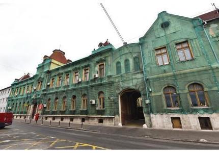Impozit record plătit de Poşta Română pentru sediul său din Oradea. Taxa este mai mare cu 500% decât în mod normal, fiindcă imobilul nu e renovat
