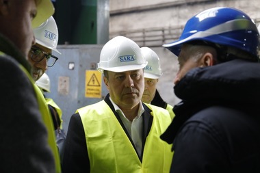 Florin Spătaru şi Lucian Romaşcanu, întâlnire cu oamenii de afaceri din Buzău / Ministrul Economiei: Trebuie să ajutăm mediul de afaceri să îşi păstreze competitivitatea, să păstrăm locurile de muncă şi să asigurăm cadrul necesar pentru creşterea economică