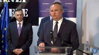Ciucă, la semnarea modernizării rutei alternative către Braşov: Va asigura fluidizarea traficului / Nu am renunţat la proiectul care leagă, prin autostradă, Ploieşti de Braşov