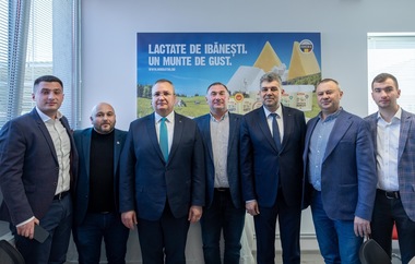 Ciucă, după vizita la fabrica de lactate din Reghin: A beneficiat, anul trecut, de un sprijin guvernamental pentru un proiect de două milioane de euro pentru modernizarea şi extinderea capacităţii de procesare