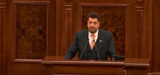 Claudiu Târziu (AUR): Cu toţii suntem mai împovăraţi de taxe, impozite şi diferite lipsuri. PSD şi PNL au abandonat total România, în favoarea jocurilor politice