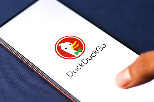 DuckDuckGo a implementat un AI care răspunde la întrebări