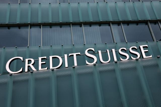 Acţiunile Credit Suisse şi-au reluat scăderea vineri, cu un declin de 8%; Acţiunile bancare europene au coborât cu aproape 3%