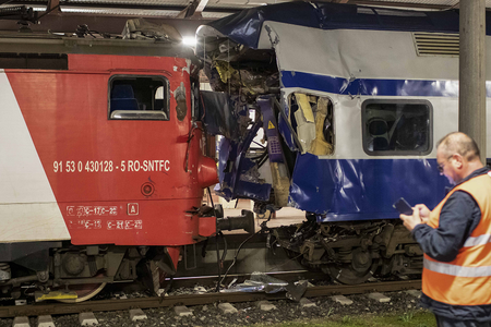 Grindeanu: Locomotiva care a cauzat accidentul de sâmbătă seara ieşise din depoul Ploieşti în dimineaţa acelei zile / Dacă s-au făcut lucrări neconforme, dacă s-au înlocuit piese care trebuiau să fie noi cu altele vechi, cei care şi-au asumat aceste lucru