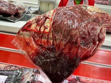 Amenzi de 125.000 de lei, oprirea de la comercializare a unor produse si oprirea activităţii în unele spaţii necorespunzătoare, în urma unui control al Protecţiei Consumatorilor la Metro şi Auchan, în Berceni