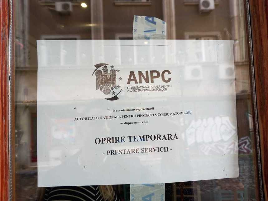 Patruzeci de operatori economici din Centrul Vechi verificaţi de ANPC / Amenzi de 177.000 de lei / 14 decizii de oprire temporară a activităţii / LISTA unităţilor cu activitate suspendată