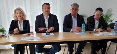 Finanţiştii anunţă că vor iniţia şi vor participa la toate formele de protest dacă salariile nu vor fi mărite cel puţin cu inflaţia din ultimii doi ani / În plus, sindicaliştii vor ca sporurile să fie incluse în salariu

