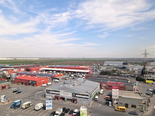 Doraly Expo Market anunţă că investeşte 2,1 milioane euro în soluţii de eficienţă energetică