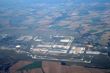 Aviaţia europeană se pregăteşte pentru întreruperi ale călătoriilor de Paşte, marcate de greve şi anulări