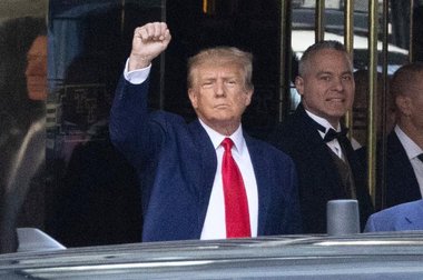 Fostul preşedinte Donald Trump şi-a depus vineri declaraţia fiscală personală la Comisia Electorală Federală
