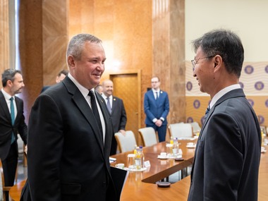 Ciucă, la întâlnirea cu preşedintele Consiliului de audit al Republicii Coreea: Guvernarea responsabilă are nevoie de măsurarea impactului pe care actul de guvernare îl produce în viaţa oamenilor, iar experienţa auditorilor poate oferi astfel de analize
