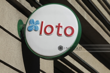 Marele premiu la Loto 6/49 nu a fost câştigat / S-au câştigat trei premii, la categoria a II-a, în valoare de peste 128.000 fiecare

