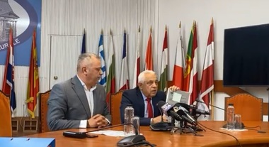 Daea i-a lăsat lui Florin Barbu jurnalul său şi a vorbit despre sine, la final de mandat: După 54 de ani şi 4 luni pe cartea de muncă şi 100 de ani în câmpul muncii, pentru că nu am lucrat niciodată opt ore, ar fi culmea să plec din acest mediu