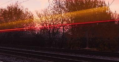 Întârzieri ale trenurilor din cauza vremii – Copaci doborâţi pe firele de curent au întrerupt alimentarea cu energie electrică