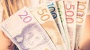 Coroana Suediei a atins joi un nou minim record, după ce banca centrală a ţării a majorat dobânzile şi a minimizat posibilitatea intervenţiilor pe piaţă
