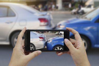 Uniunea Naţională a Societăţilor de Asigurare şi Reasigurare: Un accident auto costă, în medie, cu 28% mai mult în România decât în Polonia