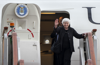 Şefa Trezoreriei SUA a criticat vineri măsurile punitive ale Chinei împotriva companiilor americane; premierul chinez a cerut normalizarea relaţiilor bilaterale