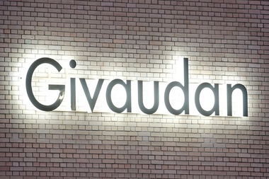 Val de procese antitrust în SUA împotriva a patru mari producători de arome şi parfumuri europeni şi americani, după investigaţii în Europa