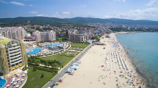 Eximtur: Topul destinaţiilor de vacanţă din luna august a fost dominat de România, urmată de Grecia, Turcia, Spania şi Bulgaria. În lunile de toamnă, urcă în top Turcia, Tunisia, Cipru şi Egipt, preţurile pornesc de la 590 euro de persoană, pentru 7 nopţi
