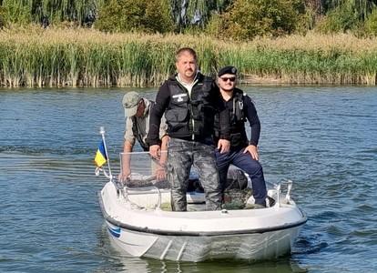 Garda de Mediu, acţiune simultană în premieră pe uscat şi pe apă: S-a urmărit combaterea braconajului piscicol şi depistarea eventualelor deversări ilegale de ape uzate în Dunăre