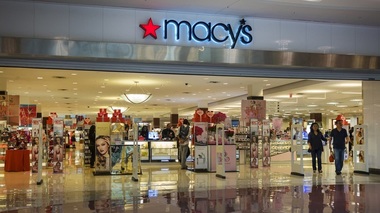 Magazinele grupului Macy's vor angaja peste 38.000 de lucrători în sezonul sărbătorilor de iarnă, mai puţini ca anul trecut