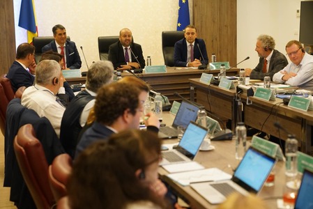 Reprezentanţi ai CE, ai Curţii de Conturi Europene, auditori din mai multe state, responsabili din domeniul finanţelor publice din România participă la Bucureşti, la reuniunea Grupului de lucru în domeniul TVA  - FOTO