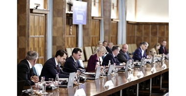 Guvernul a suplimentat, cu 400 milioane lei, bugetul Ministerului Investiţiilor şi Proiectelor Europene, ca să acopere cererile de plată şi de rambursare depuse de beneficiari, până la rectificarea bugetară