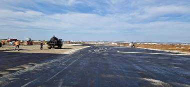 Ilie Bolojan: Peste 35% din lucrările de extindere a pistei aeroportului din Oradea au fost realizate