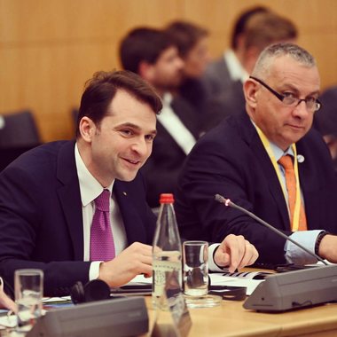 Burduja: România va produce izotopi medicali la Centrala de la Cernavodă, speranţă pentru tratamentul cancerului. Şi poate reporni producţia de apă grea la Drobeta-Turnu Severin/ Nuclearelectrica a semnat un memorandum cu Ontario Power Generation