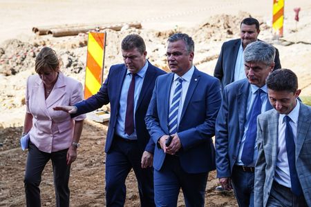 Ministrul Adrian Veştea, după o vizită de lucru în judeţul Mehedinţi: Proiectele finanţate prin Ministerul Dezvoltării prind contur în toată ţara

