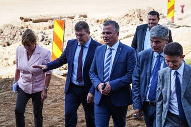 Ministrul Adrian Veştea, după o vizită de lucru în judeţul Mehedinţi: Proiectele finanţate prin Ministerul Dezvoltării prind contur în toată ţara

